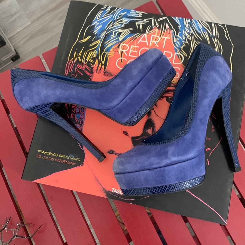 Vintage Wild pair suede platform high heels 5.5 preowned